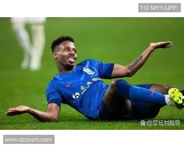 足球明星因脚部手术缺席赛季重要比赛球迷期待其早日复出重返赛场