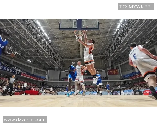 足球明星跨界挑战篮球场精彩瞬间集锦大盘点